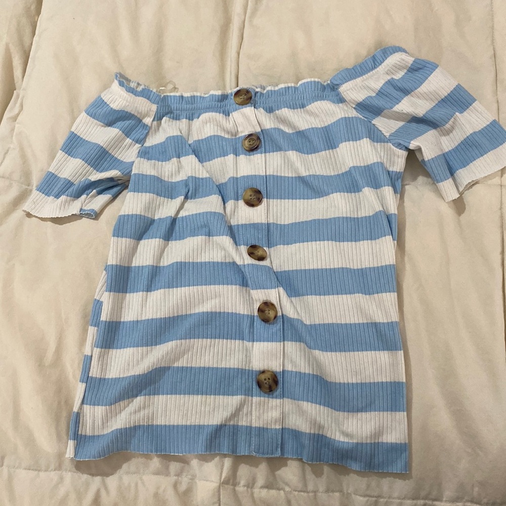 Off the shoulder shirt!